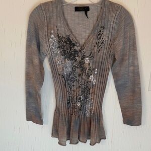 Stylish Gray Floral Button-Up Blouse